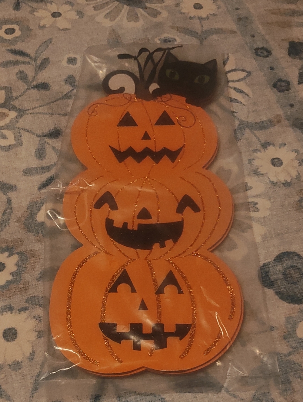 HALLOWEEN DECOR HANGING GLITTER PUMPKIN & CAT